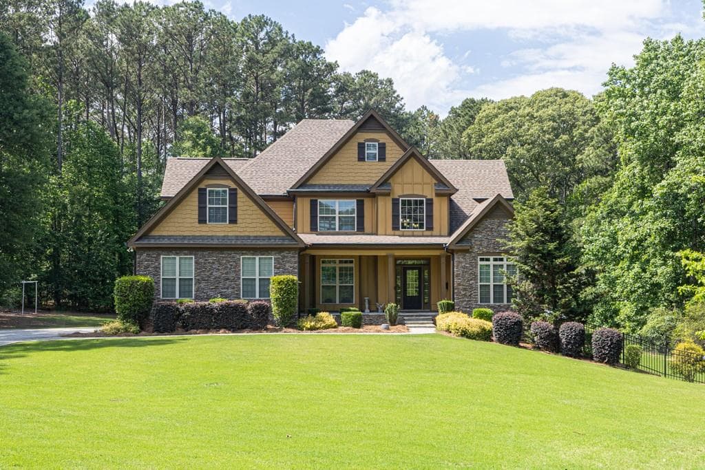 7 bedroom, 4 bathroom single family residence sold at 3865 Pointer Road, Loganville, GA 30052