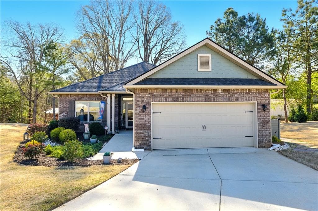 745 Skyview Drive, Commerce, GA 30529 — most recent listing photo