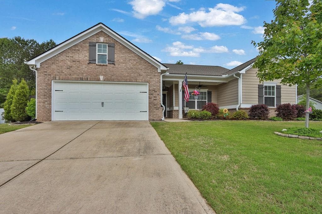 174 Crown Pointe Drive, Dawsonville, GA 30534 — most recent listing photo