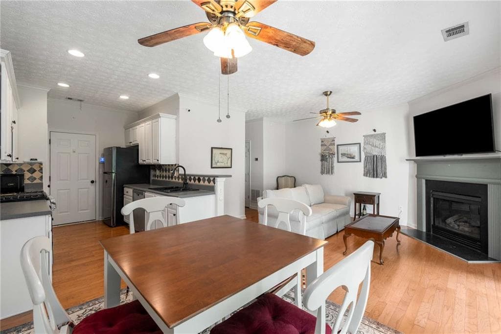 2 bedroom, 3 bathroom, 1,596 sq ft townhouse sold at 3626 Lantern Crest Cove, Scottdale, GA 30079