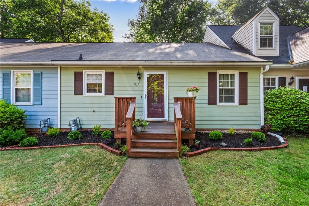 2 bedroom, 2 bathroom, 1,120 sq ft townhouse sold at 812 Manning Way, Marietta, GA 30064