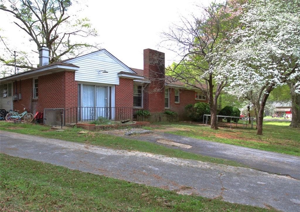 3 bedroom, 2 bathroom single family residence sold at 483 Simmons Street, Trion, GA 30753