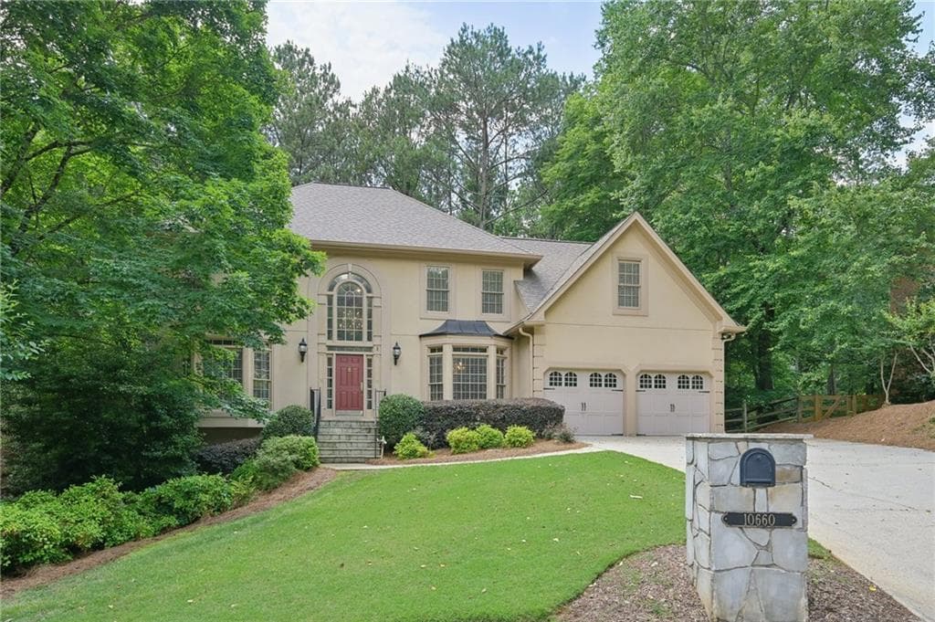 4 bedroom, 4 bathroom, 2,852 sq ft single family residence sold at 10660 Dunoon Drive, Alpharetta, GA 30022