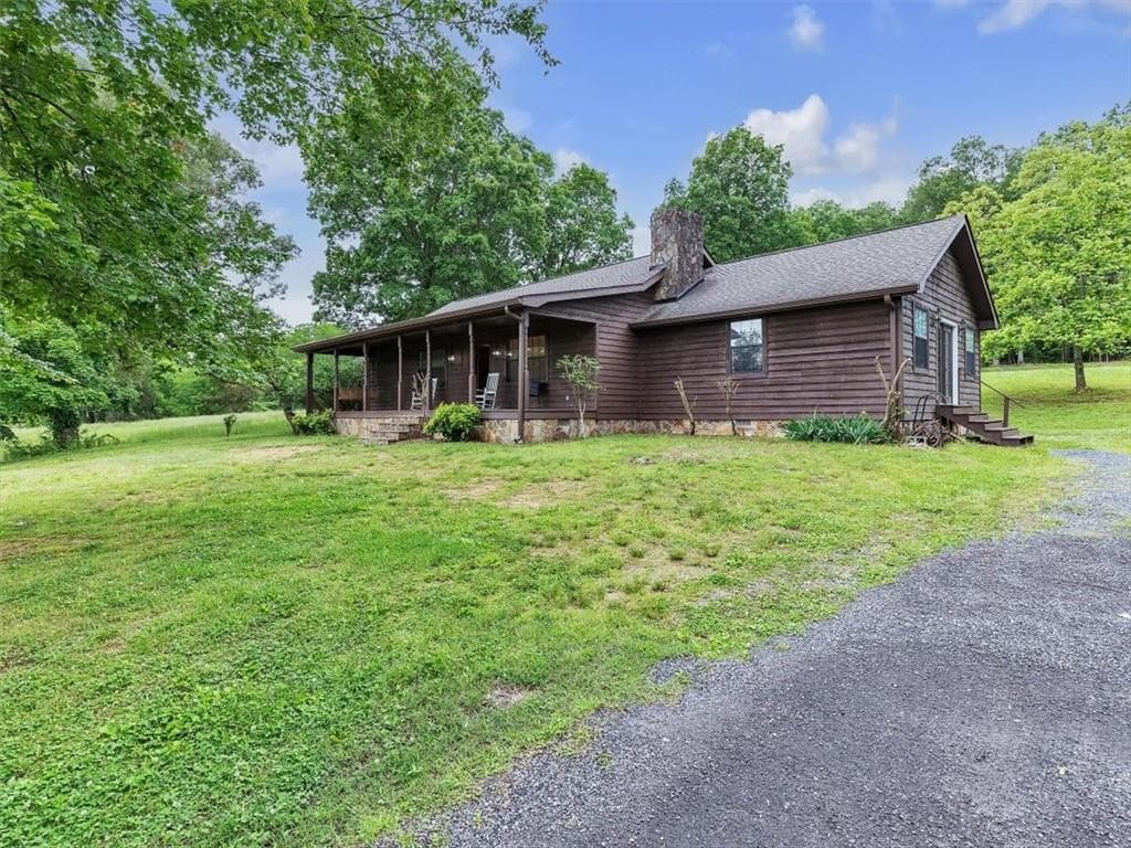 3 bedroom, 2 bathroom single family residence sold at 813 Nelson Kile Road, Dalton, GA 30721