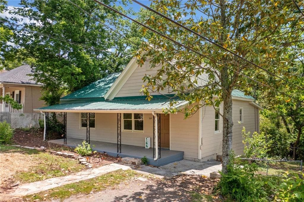 2 bedroom, 1 bathroom single family residence sold at 164 Cherokee Avenue, Ball Ground, GA 30107