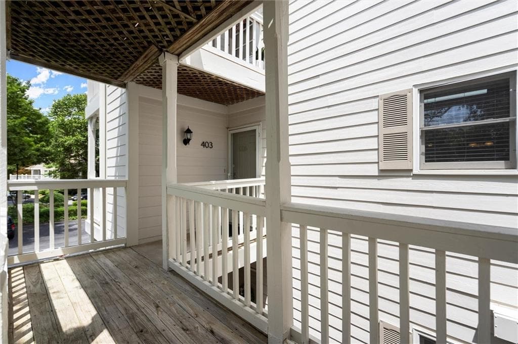 2 bedroom, 2 bathroom condominium sold at 403 Abingdon Way, Atlanta, GA 30328