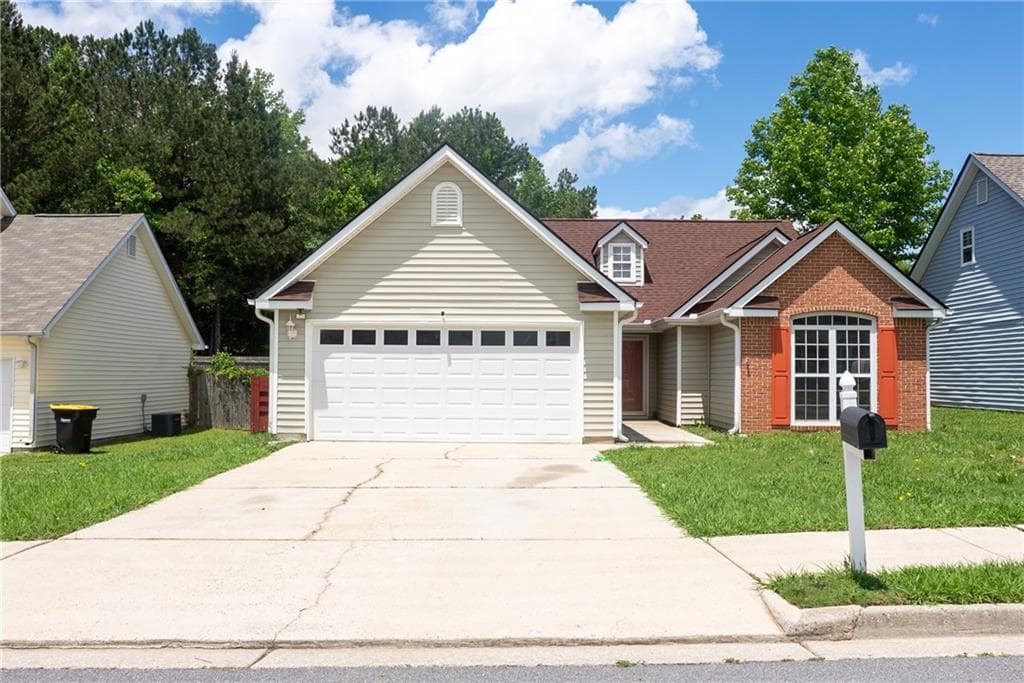 4016 Meadow Glen Way, Fairburn, GA 30213 — most recent listing photo