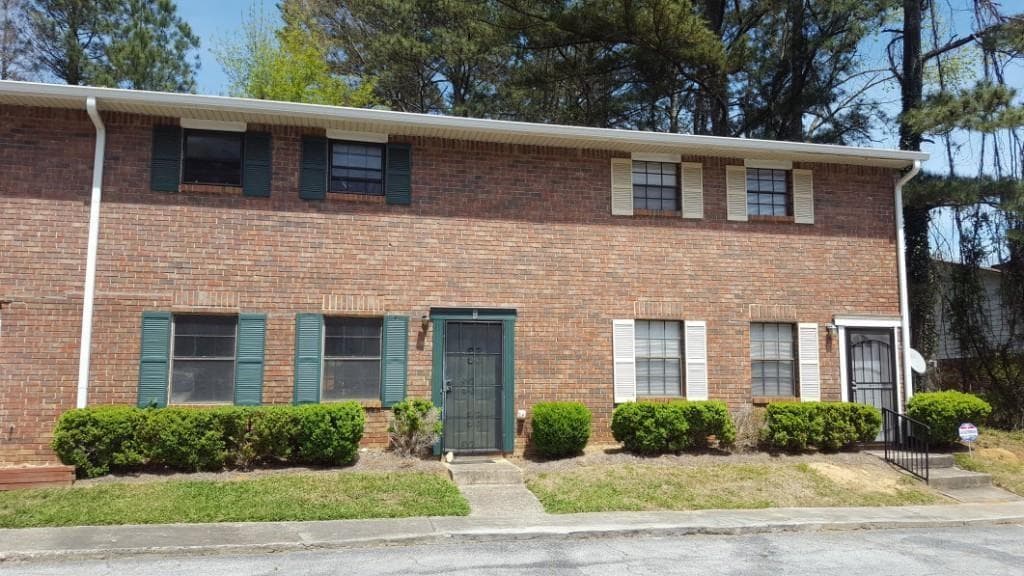 3 bedroom, 3 bathroom, 1,536 sq ft condominium sold at 6354 Shannon Parkway 13C, Union City, GA 30291