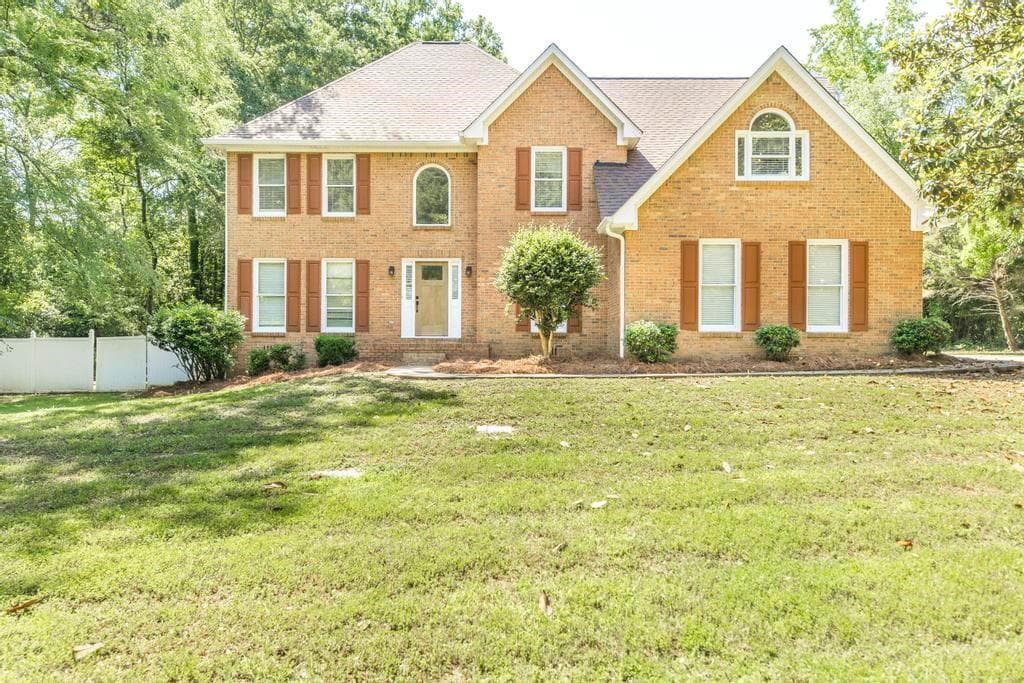 3 bedroom, 3 bathroom single family residence sold at 100 Bentwood Circle, Macon, GA 31210