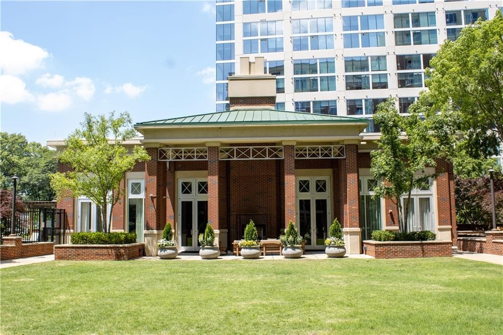 2 bedroom, 3 bathroom, 1,472 sq ft condominium sold at 1820 Peachtree Street 309, Atlanta, GA 30309