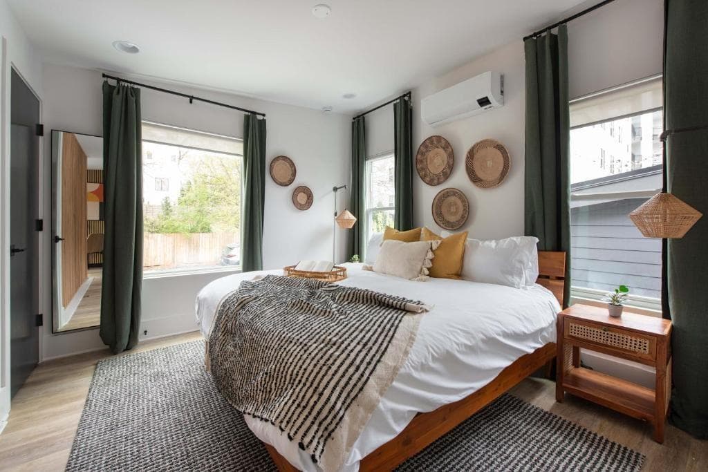 1 bedroom, 1 bathroom, 558 sq ft townhouse for rent at 542 Boulevard Place C, Atlanta, GA 30308 for $3,000 a month — photo 3