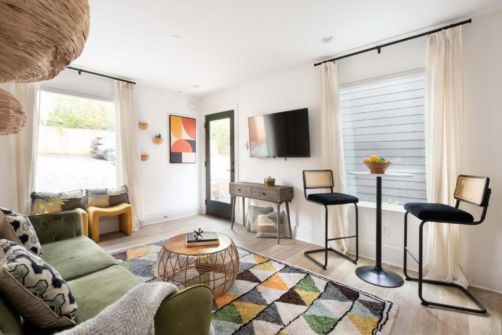 1 bedroom, 1 bathroom, 558 sq ft townhouse for rent at 542 Boulevard Place C, Atlanta, GA 30308 for $3,000 a month — photo 5