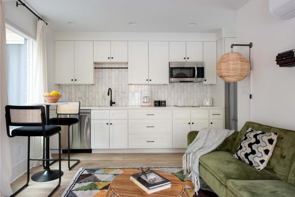 1 bedroom, 1 bathroom, 558 sq ft townhouse for rent at 542 Boulevard Place C, Atlanta, GA 30308 for $3,000 a month — photo 6