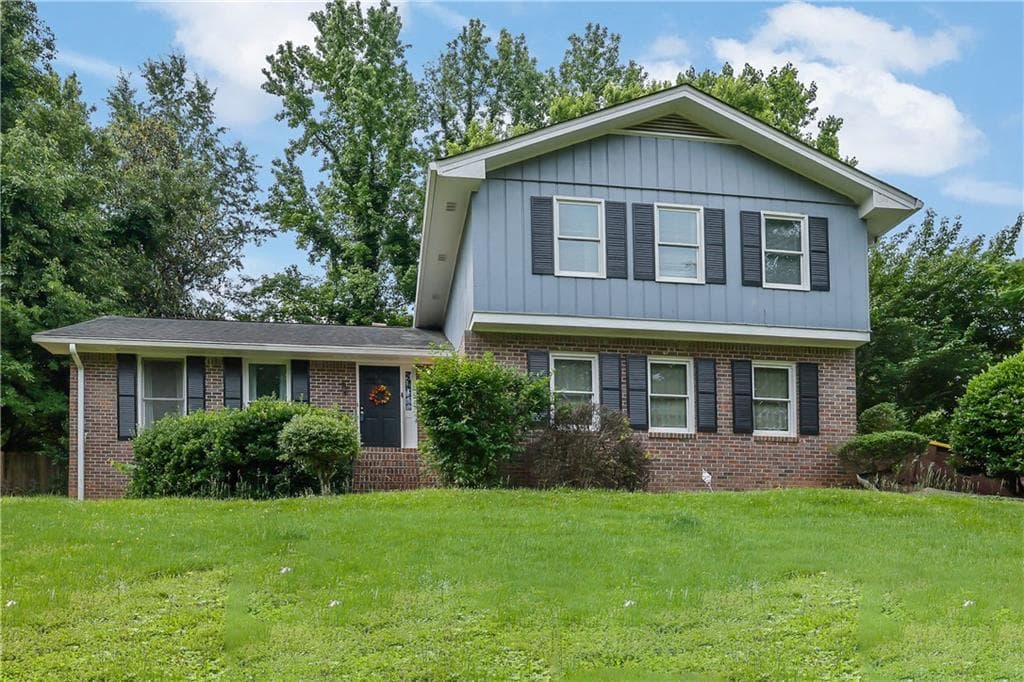 4 bedroom, 3 bathroom, 2,417 sq ft single family residence sold at 5618 Fern Creek Drive, Lilburn, GA 30047