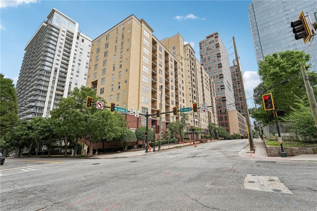 2 bedroom, 2 bathroom condominium sold at 1101 Juniper Street 415, Atlanta, GA 30309