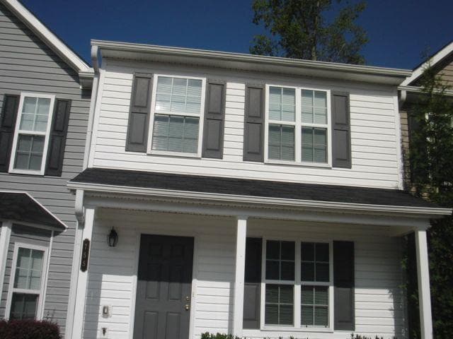 2 bedroom, 3 bathroom, 1,546 sq ft townhouse for rent at 755 CRESTWELL Circle, Atlanta, GA 30331 for $1,600 a month — photo 1 of 30