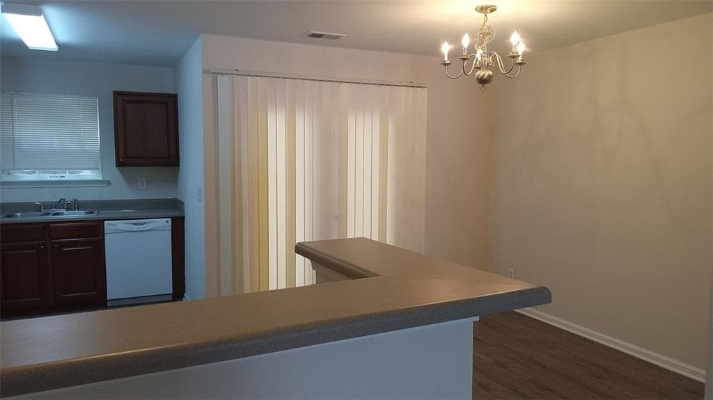 2 bedroom, 3 bathroom, 1,546 sq ft townhouse for rent at 755 CRESTWELL Circle, Atlanta, GA 30331 for $1,600 a month — photo 6