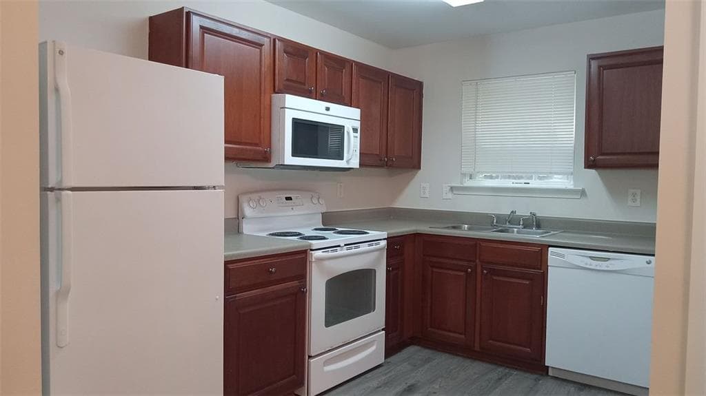 2 bedroom, 3 bathroom, 1,546 sq ft townhouse for rent at 755 CRESTWELL Circle, Atlanta, GA 30331 for $1,600 a month — photo 8