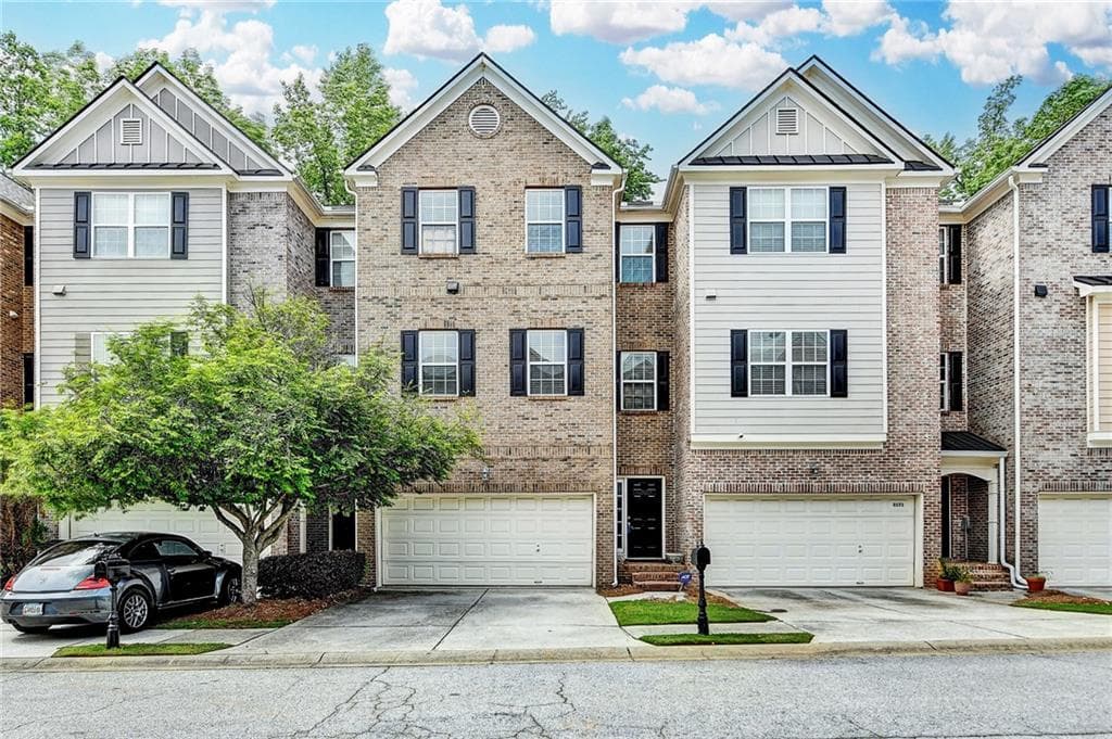 4 bedroom, 4 bathroom townhouse sold at 2173 Pebble Beach Drive, Lawrenceville, GA 30043