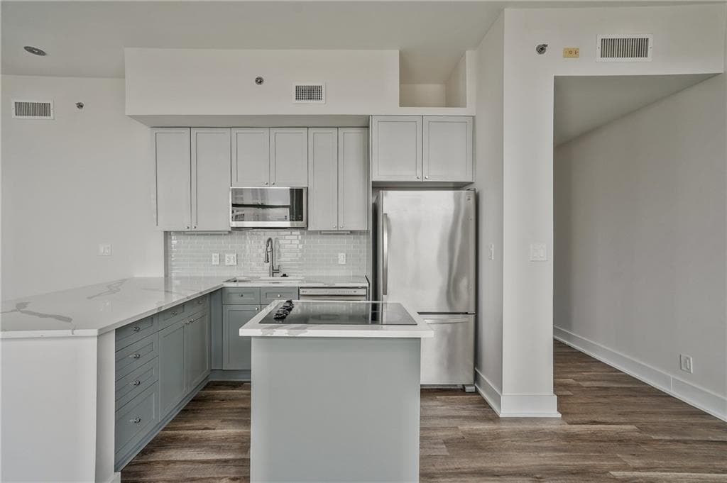 1 bedroom, 1 bathroom, 1,008 sq ft condominium sold at 57 Forsyth Street 14B, Atlanta, GA 30303