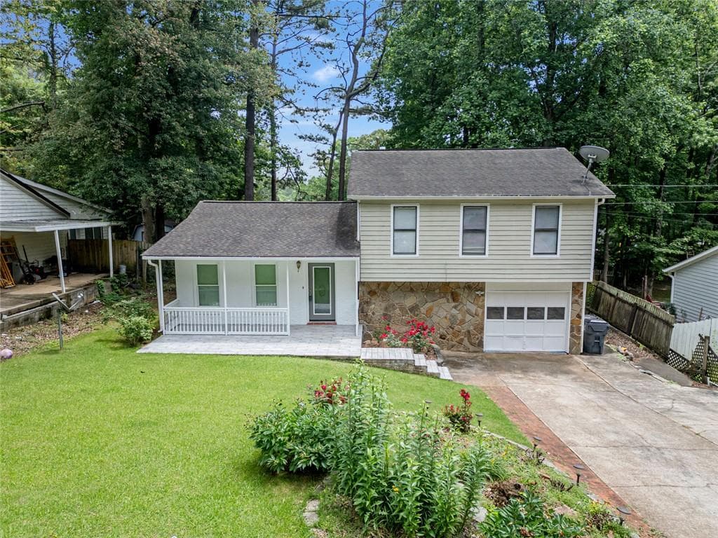 3 bedroom, 2 bathroom, 1,680 sq ft single family residence sold at 3227 Fescue Circle, Lawrenceville, GA 30044