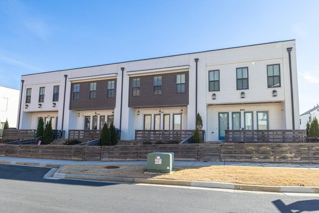 3 bedroom, 3 bathroom, 1,982 sq ft townhouse sold at 896 Farmstead Road 162, Suwanee, GA 30024