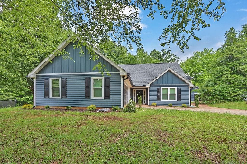 5166 Huntingford Drive, Gainesville, GA 30507 — most recent listing photo
