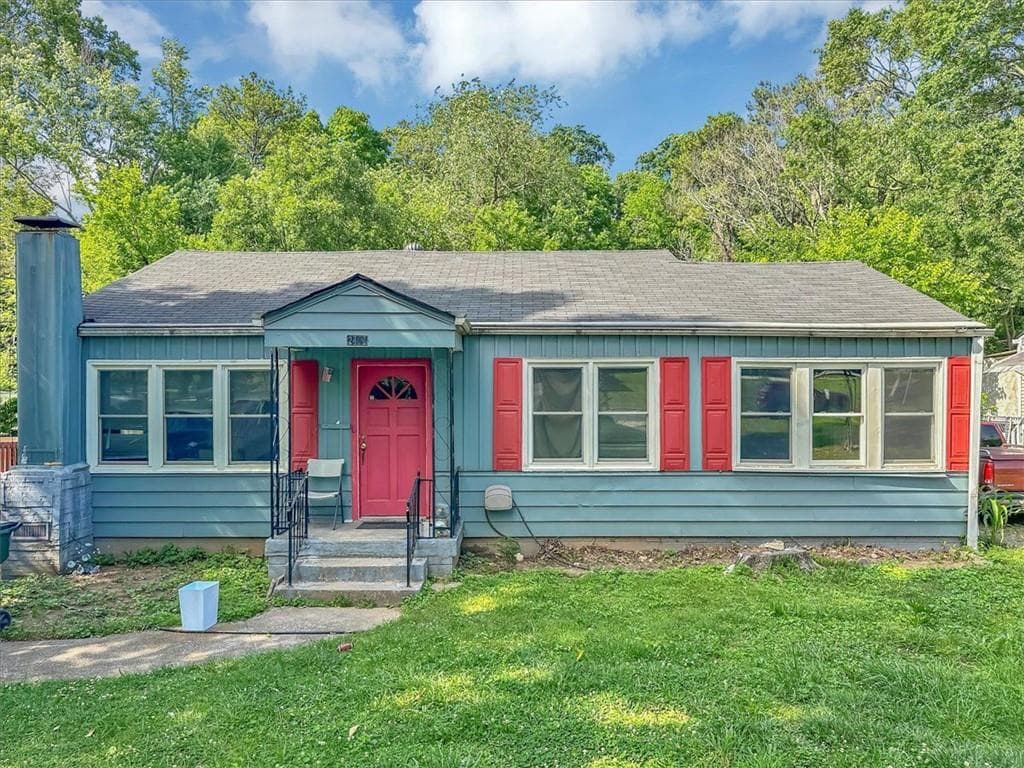 3 bedroom, 1 bathroom, 1,550 sq ft single family residence sold at 2404 SHALLOWFORD Terrace, Atlanta, GA 30341