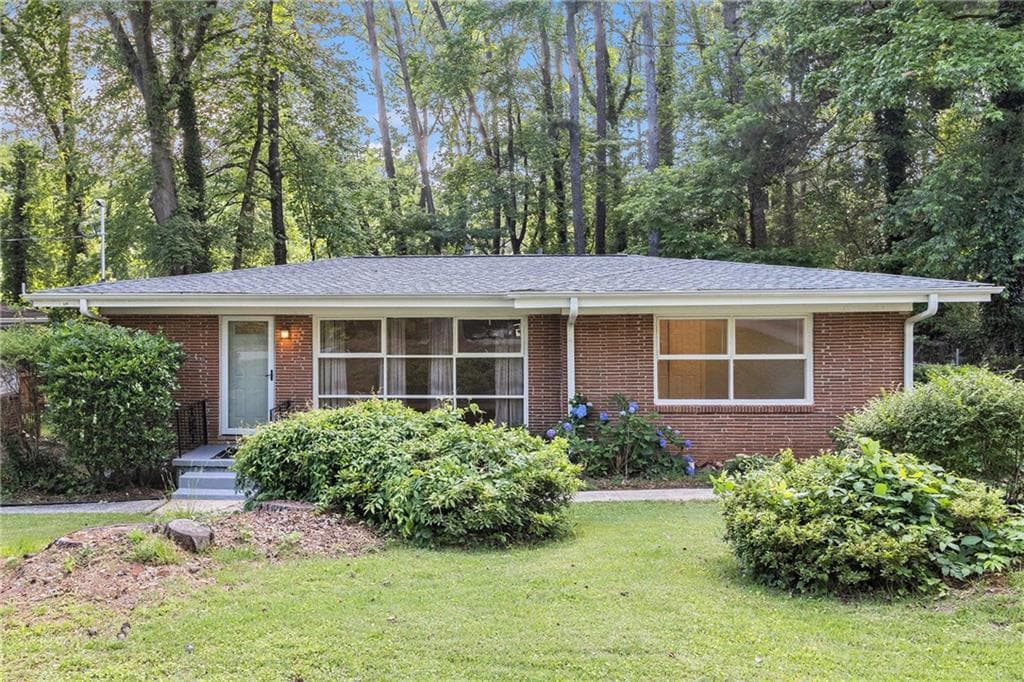 3 bedroom, 2 bathroom single family residence sold at 1461 Alverado Way, Decatur, GA 30032