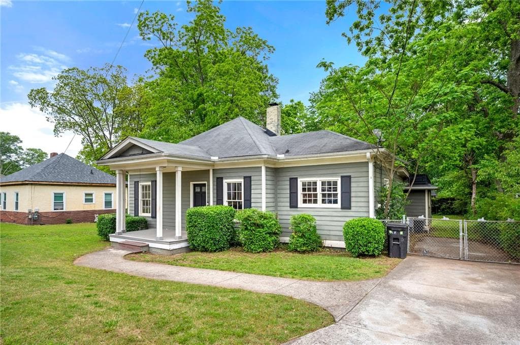 3 bedroom, 2 bathroom, 1,346 sq ft single family residence sold at 3288 Dogwood Street, Atlanta, GA 30337