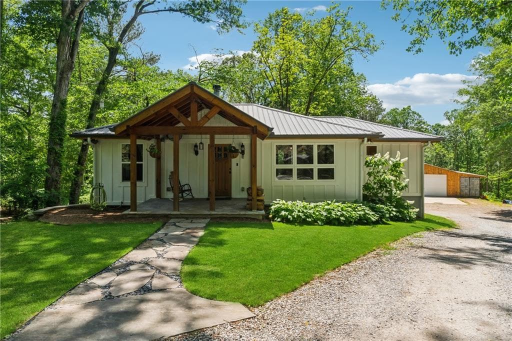 3 bedroom, 2 bathroom single family residence sold at 1016 Green Drive, Canton, GA 30114