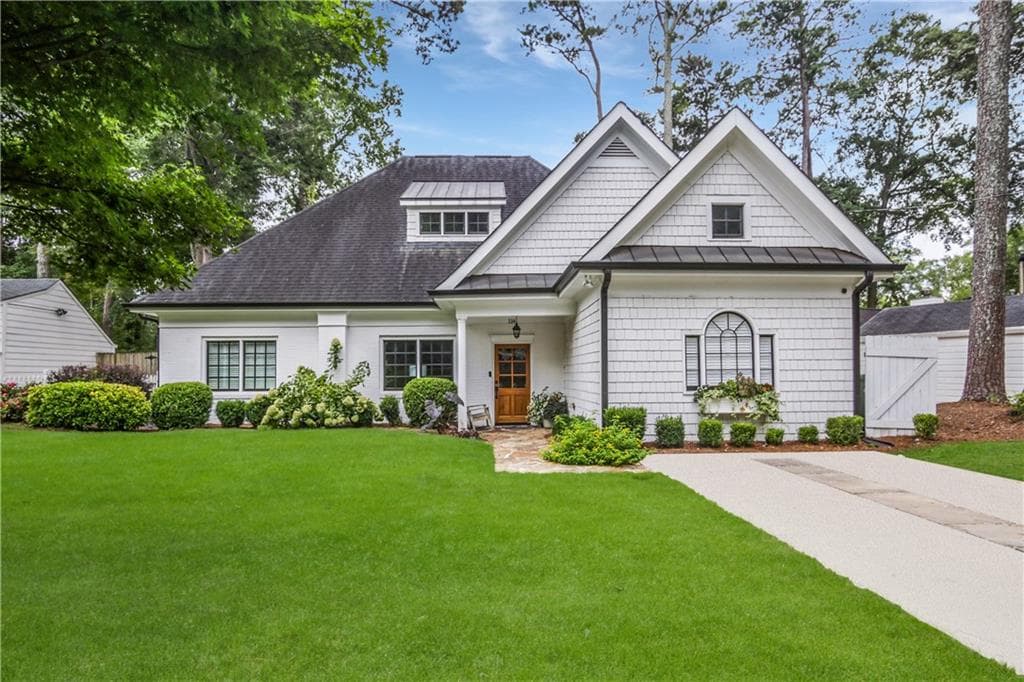 5 bedroom, 4 bathroom single family residence sold at 114 Karland Drive, Atlanta, GA 30305