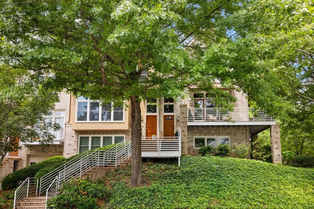 4 bedroom, 4 bathroom, 2,908 sq ft townhouse sold at 1354 Fernwood Circle, Brookhaven, GA 30319
