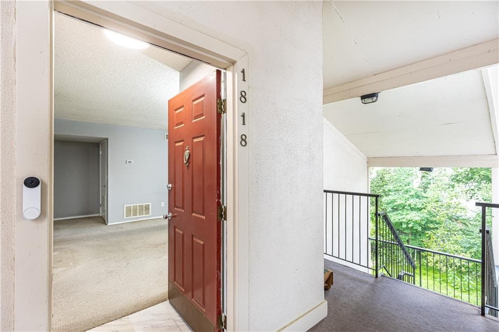 1 bedroom, 1 bathroom condominium sold at 1818 Huntingdon Chase, Atlanta, GA 30350
