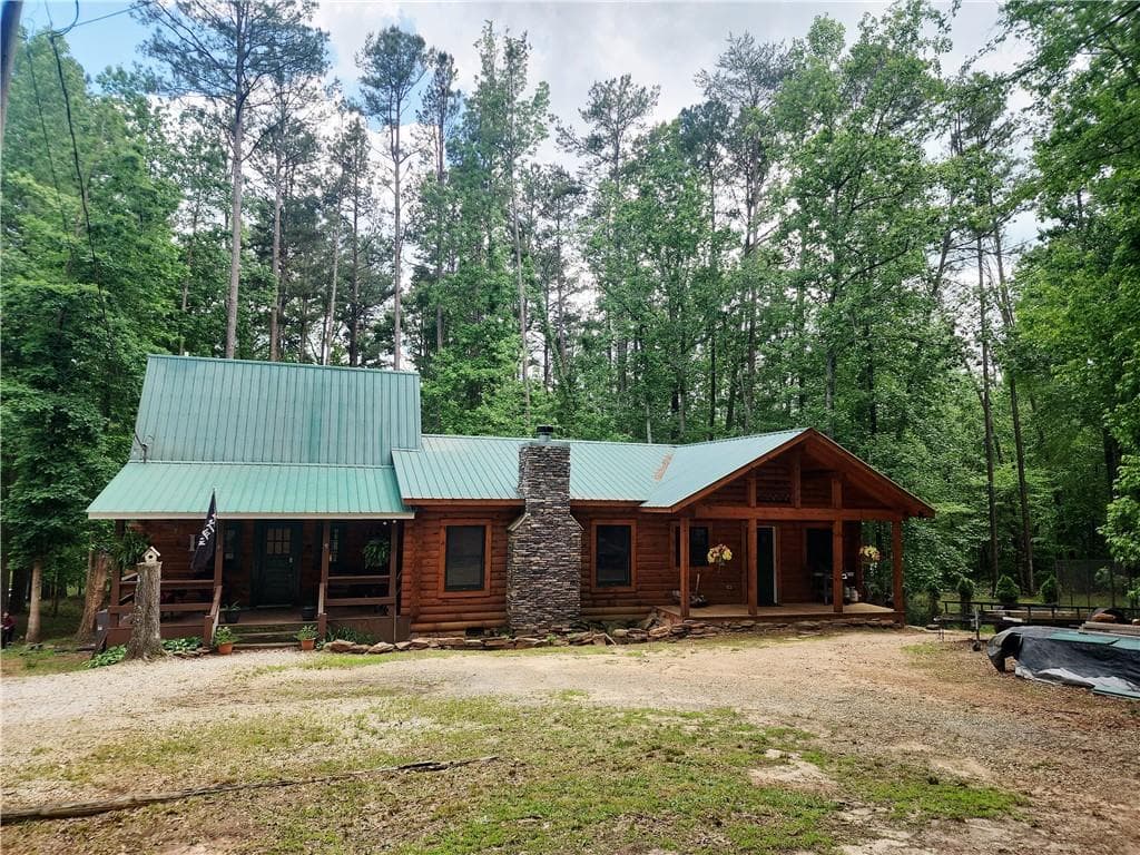 2 bedroom, 2 bathroom single family residence sold at 130 Greenock Cove, Toccoa, GA 30577