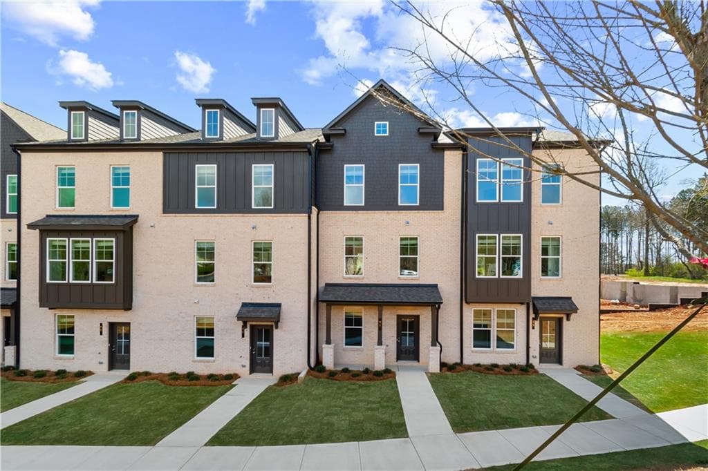 111 Daybreak Lane, Newnan, GA 30265 — most recent listing photo