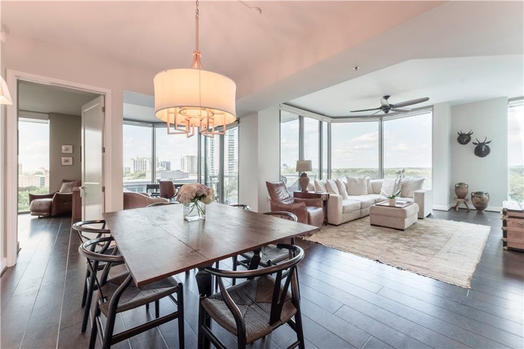 2 bedroom, 3 bathroom, 1,680 sq ft condominium sold at 2795 Peachtree Road 1009, Atlanta, GA 30305