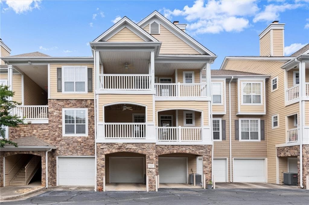 426 Pembrooke Circle 426, Alpharetta, GA 30004 — most recent listing photo
