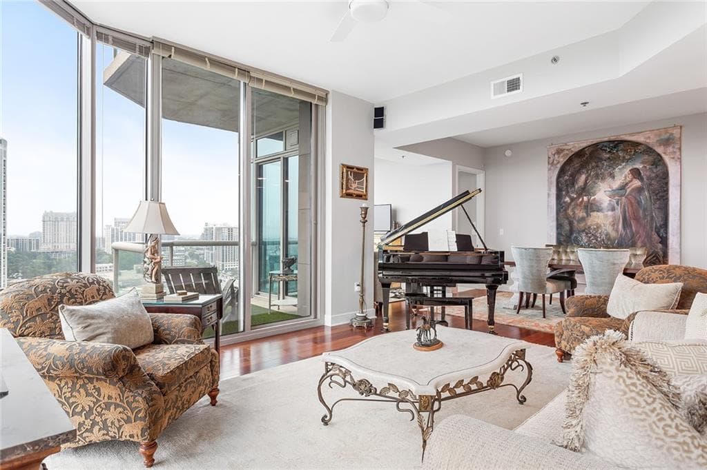 2 bedroom, 3 bathroom, 1,680 sq ft condominium sold at 2795 Peachtree Road 2101, Atlanta, GA 30305
