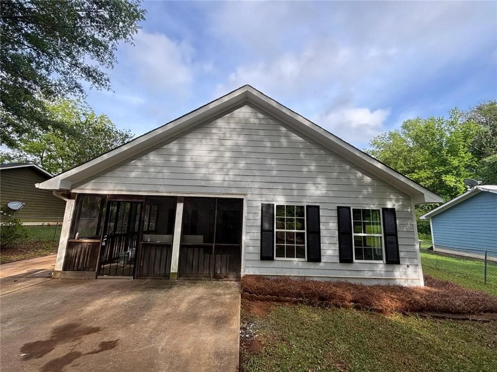 3 bedroom, 2 bathroom single family residence sold at 1053 Polk Street, LaGrange, GA 30240