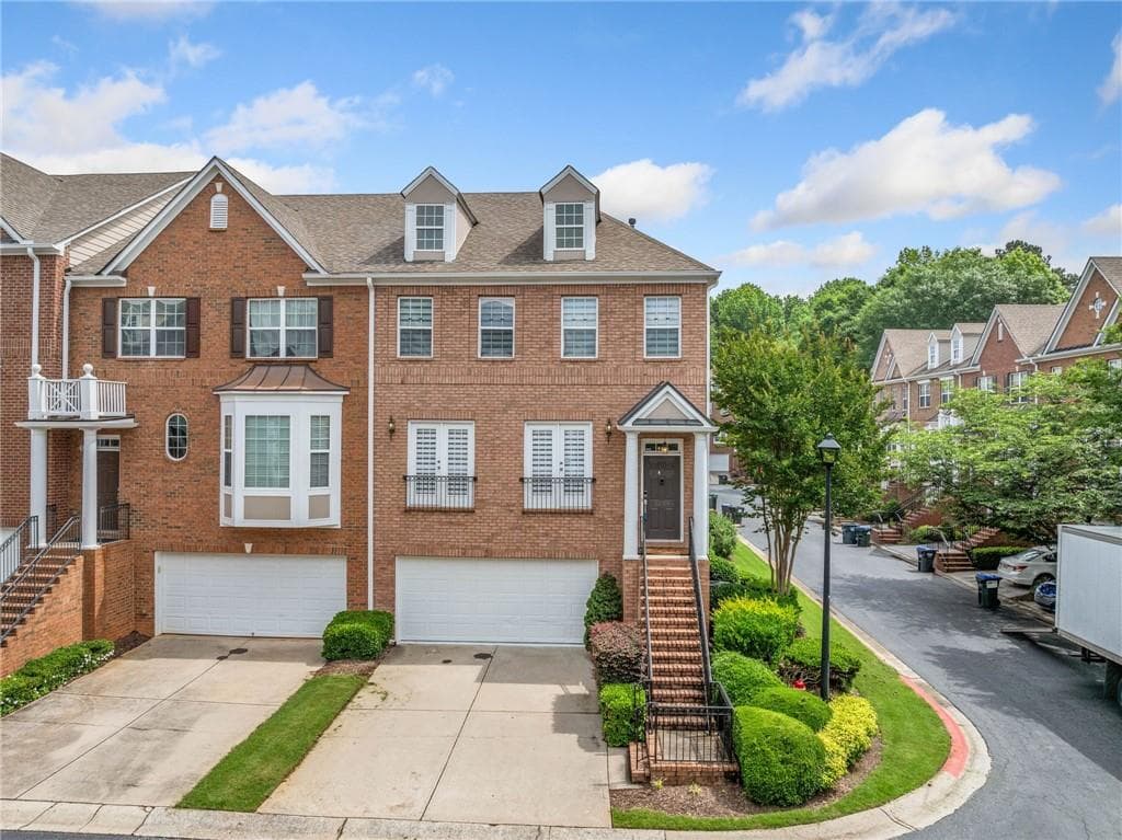 4 bedroom, 4 bathroom townhouse sold at 6054 China Rose Lane, Duluth, GA 30097