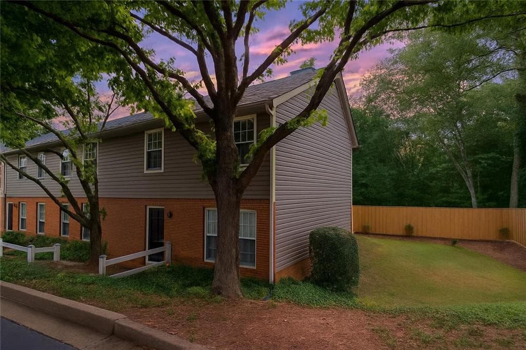 3 bedroom, 3 bathroom, 1,470 sq ft condominium sold at 7750 Roswell Road 3D, Atlanta, GA 30350