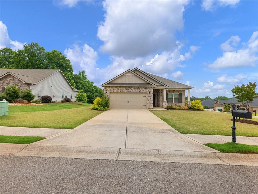 808 Hidden Hollow Circle, Commerce, GA 30529 — most recent listing photo