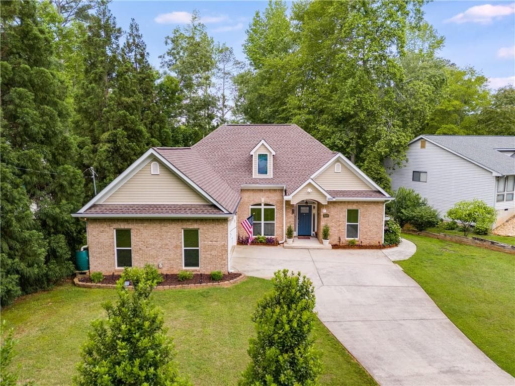 3 bedroom, 2 bathroom, 1,551 sq ft single family residence sold at 5200 Woodmont Drive, Villa Rica, GA 30180