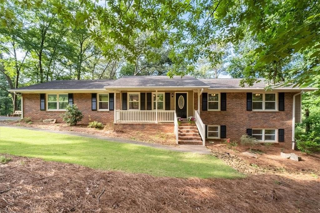 6 bedroom, 3 bathroom single family residence sold at 71 Seminole Trail, Cartersville, GA 30120