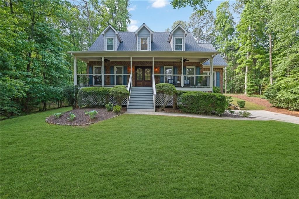4 bedroom, 4 bathroom single family residence sold at 4690 Oakhurst Lane, Alpharetta, GA 30004