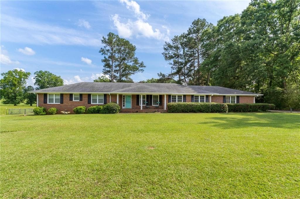 4 bedroom, 3 bathroom single family residence sold at 418 Bendview Road, Griffin, GA 30223