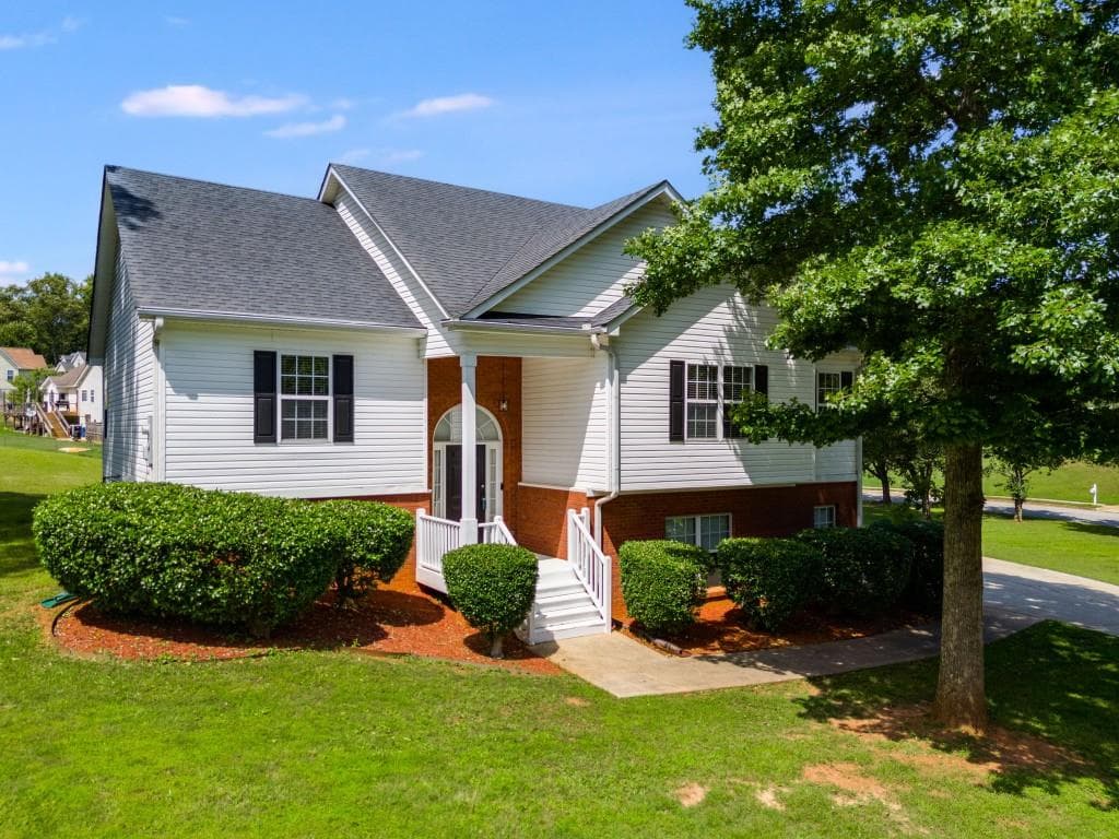 5077 FIELDVIEW Drive, Douglasville, GA 30135 — most recent listing photo