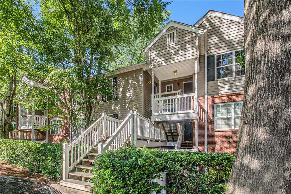 2 bedroom, 2 bathroom condominium sold at 446 Teal Court, Roswell, GA 30076
