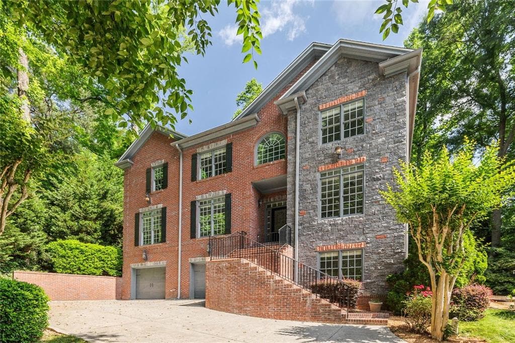 576 Cliftwood Court, Sandy Springs, GA 30328 — most recent listing photo